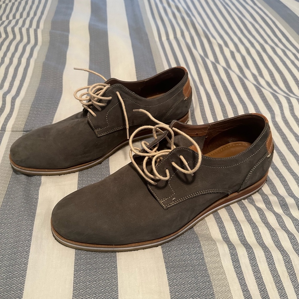 Johnston & Murphy Suede Upton Plain Toe